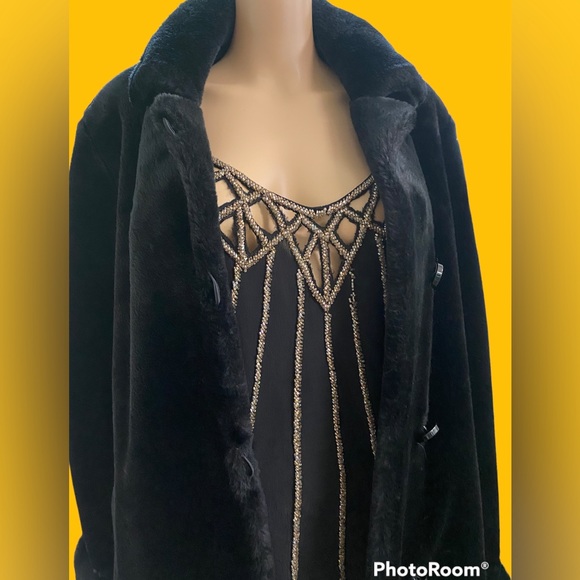 Gallery Petite mod-acrylic faux fur button up swing jacket size M, made in USA - Picture 3 of 11